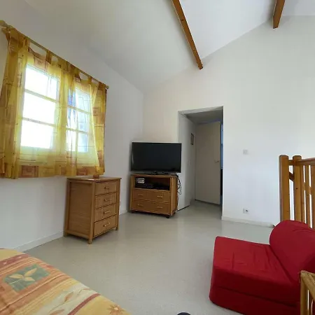 Maison De 8 Pers A 300m Avec Terrasse Et Parking, - Fr-1-224c-272 Holiday home