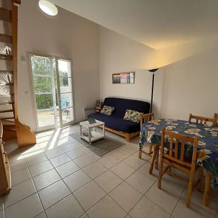 Holiday home Maison De 8 Pers A 300m Avec Terrasse Et Parking, - Fr-1-224c-272